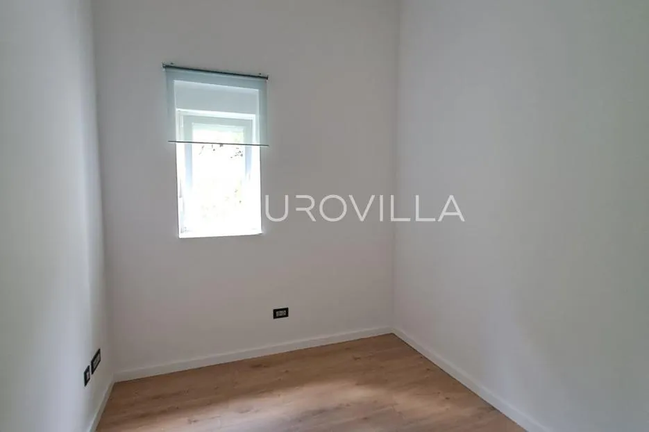 zagreb, palmotićeva, moderan četverosoban stan 88 m² - slika 12