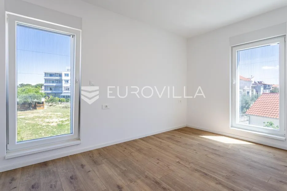 srima, trosoban penthouse na vrhunskoj lokaciji s pogledom na more - slika 13