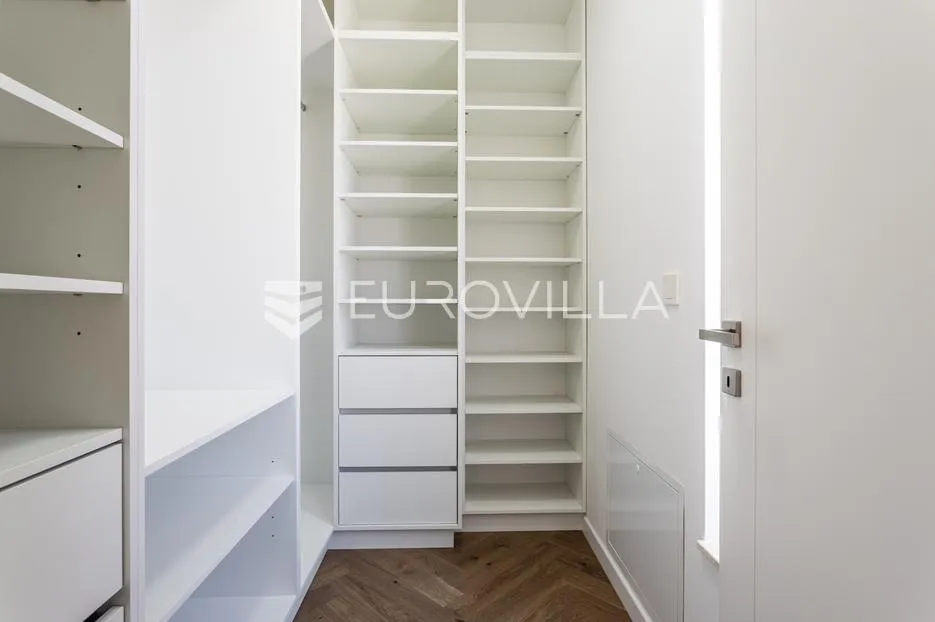 vodice, luksuzna vila s bazenom, novogradnja, parcela 480 m² - slika 23
