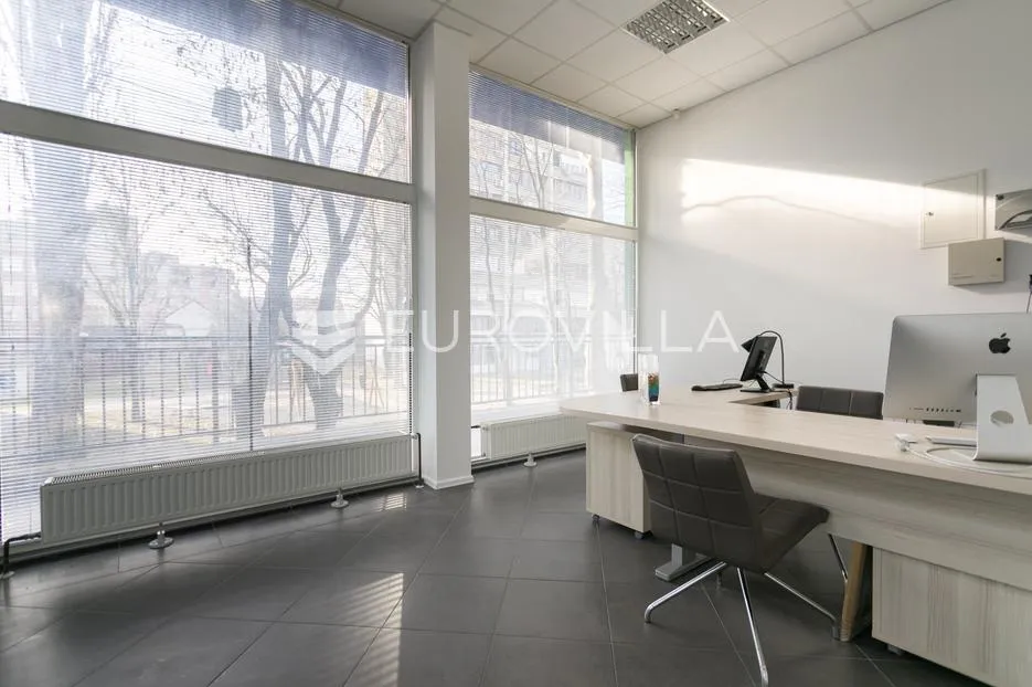 Zagreb, Svetice, ulični poslovni prostor NKP 53,20 m2 - Maksimir