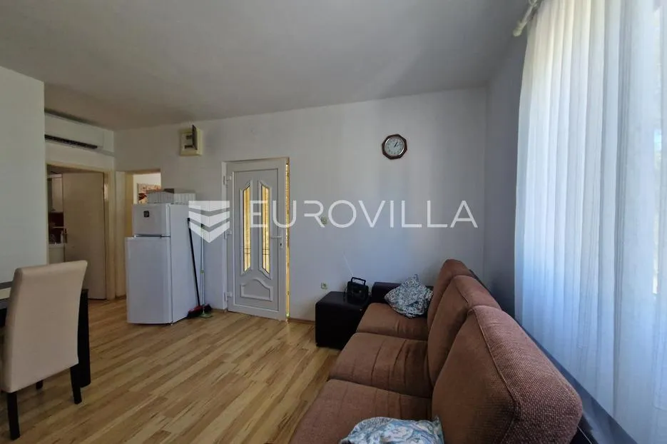 vir, samostojeća kuća s uređenim apartmanom i roh bau katom, 500 m od mora - slika 10