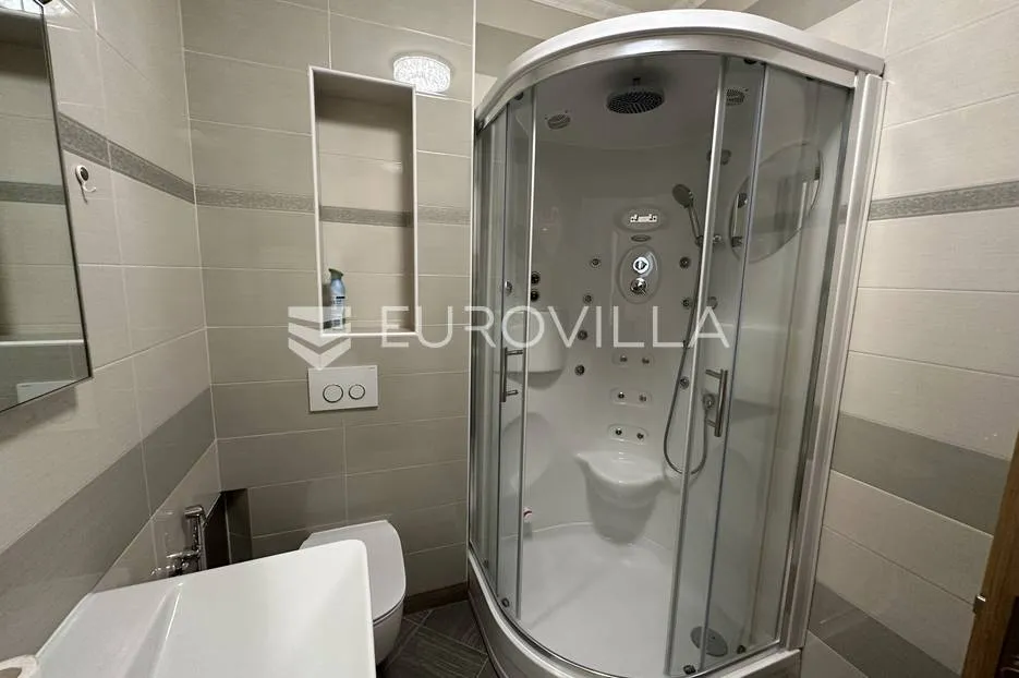 premantura, prekrasan penthaus 185 m² s panoramskim pogledom - slika 11