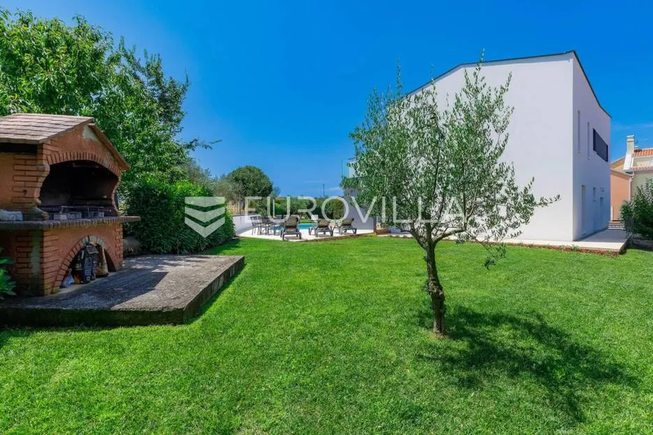 medulin, pomer, moderna samostojeća kuća 400 m² s bazenom u blizini mora - slika 18