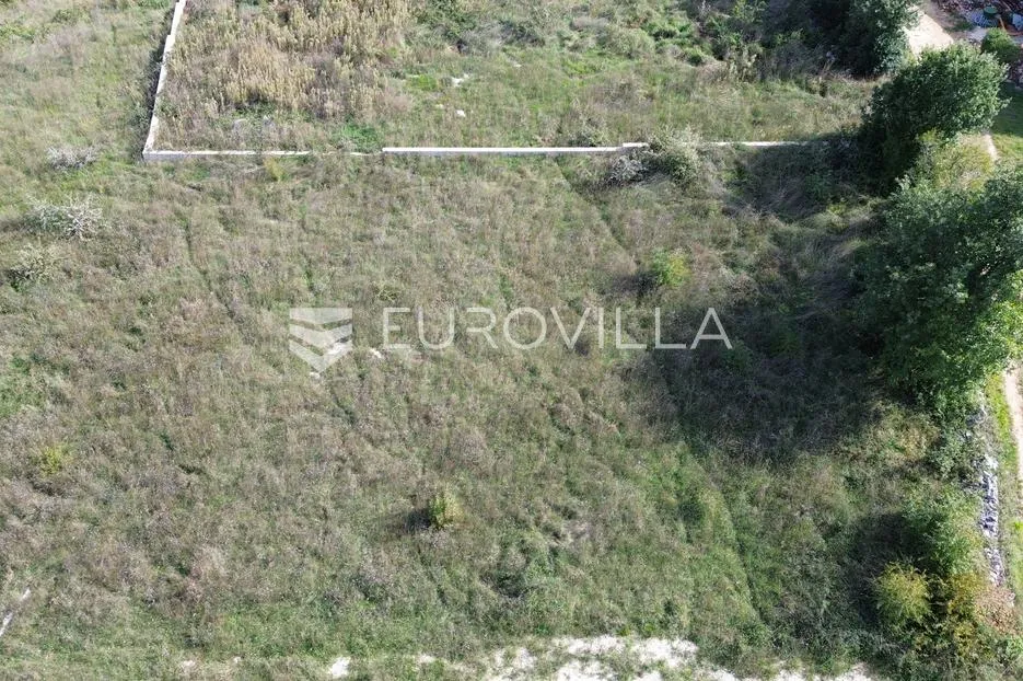 istra, krnica, izuzetan građevinski teren s pogledom na more, pravomoćna građevinska dozvola - slika 9