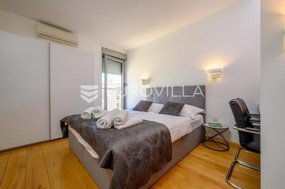 split, zapadna obala, atraktivan stan na odličnoj lokaciji - slika 9