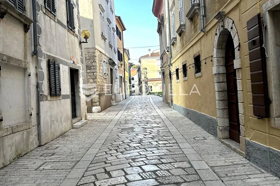 istra, poreč, potpuno renovirana kuća u staroj jezgri, 3 studio apartmana, pogled na more - slika 10