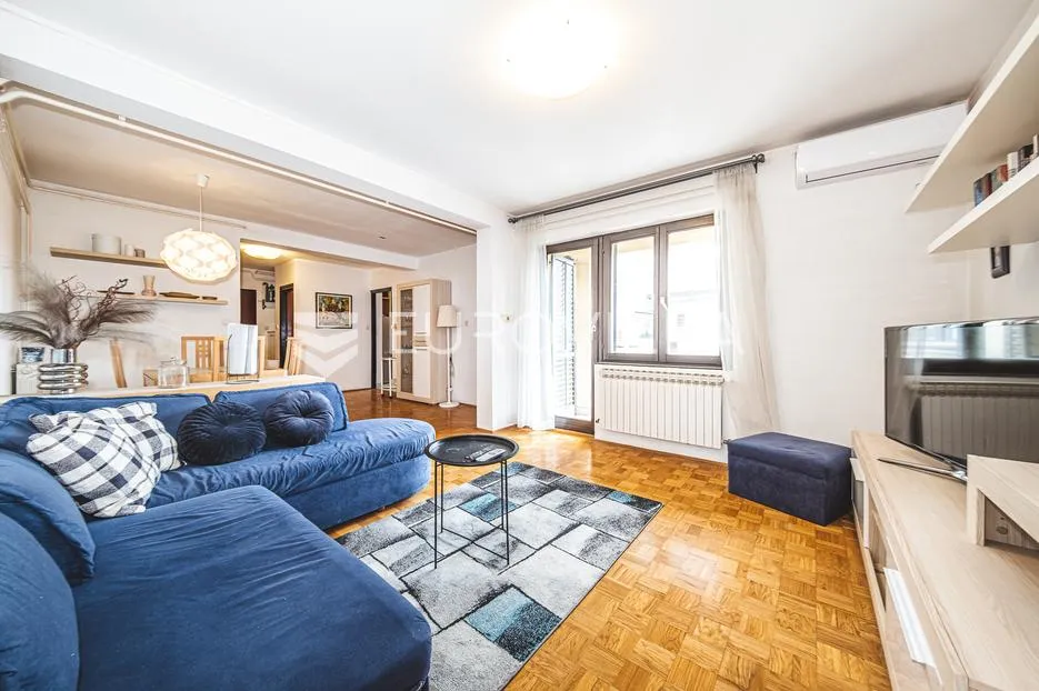 Zagreb, Trešnjevka, trosoban stan s loggiom 72 m²