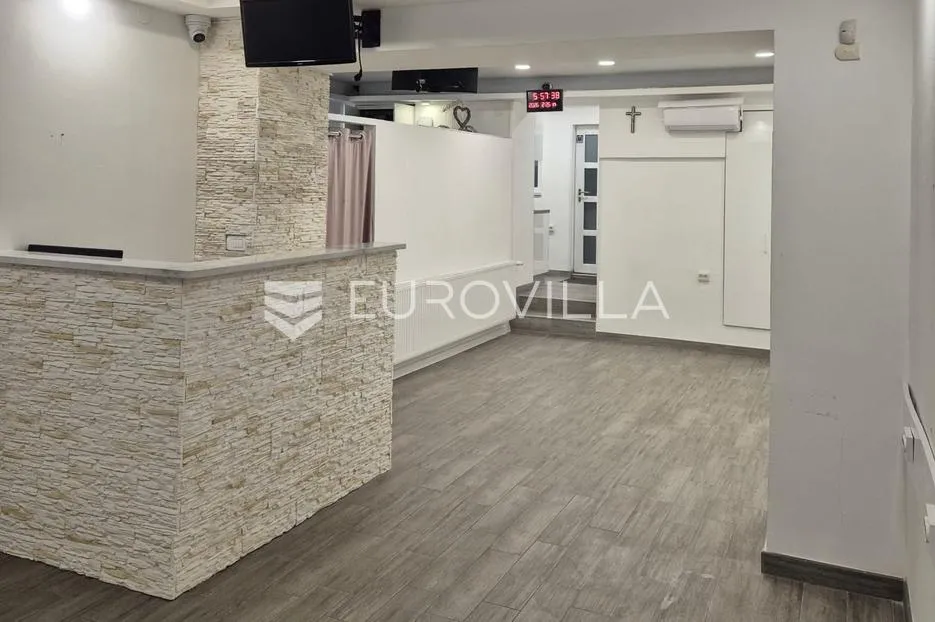 osijek, centar, lijepo uređen poslovni prostor 54 m², odlična lokacija - slika 2