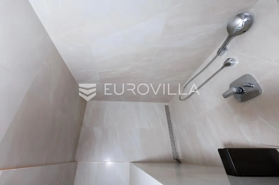crikvenica, trosoban stan nkp 68 m² s panormaskim pogledom na more - slika 10