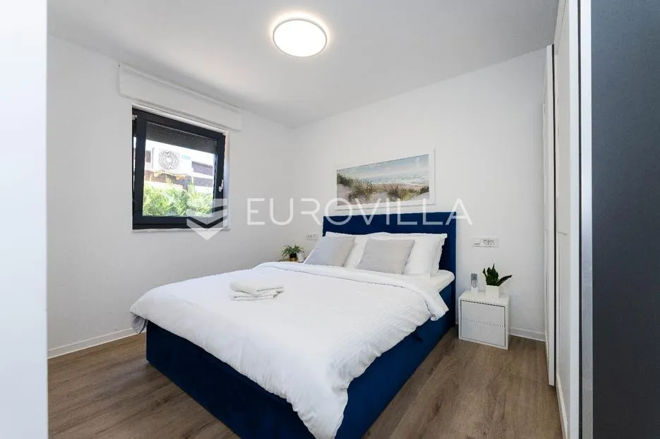 zadar, vir, luksuzna villa sa šest stambenih jedinica, samo 250m od mora - slika 20