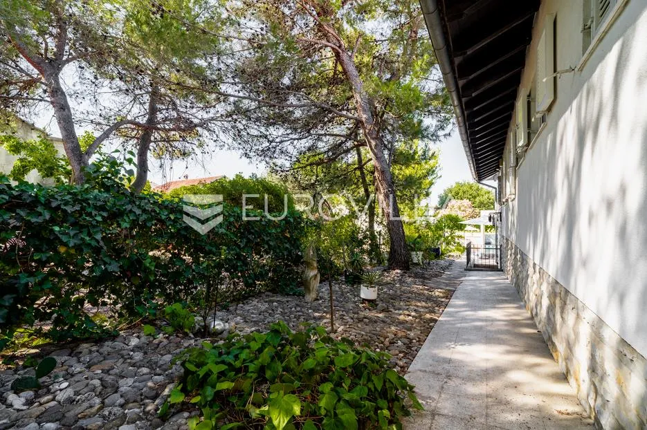 biograd na moru, jedinstvena kuća s bazenom i staklenim paviljonom - slika 16