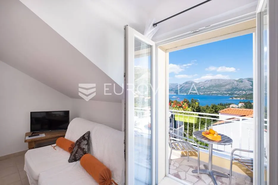 cavtat, vila s 14 apartmana 252 m2 - slika 11