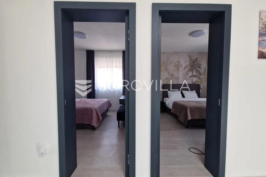 vir, predivna moderna vila s bazenom u centru mjesta, vrhunska lokacija, 450 m od mora - slika 57