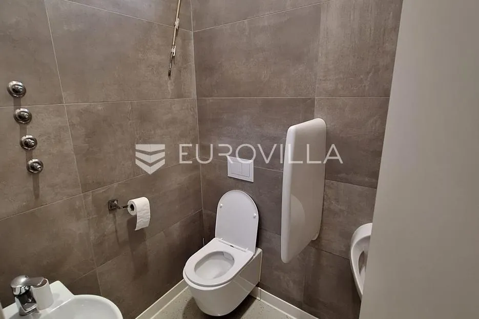 karlovac, rakovac, poslovni prostor 1900 m², odlična lokacija - slika 12