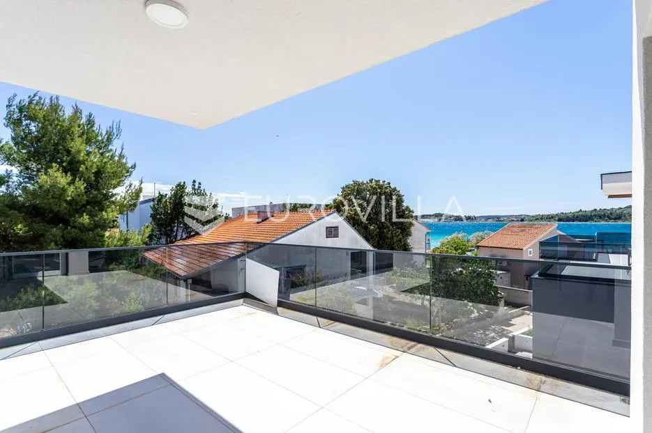 srima, trosoban penthouse na vrhunskoj lokaciji s pogledom na more - slika 6
