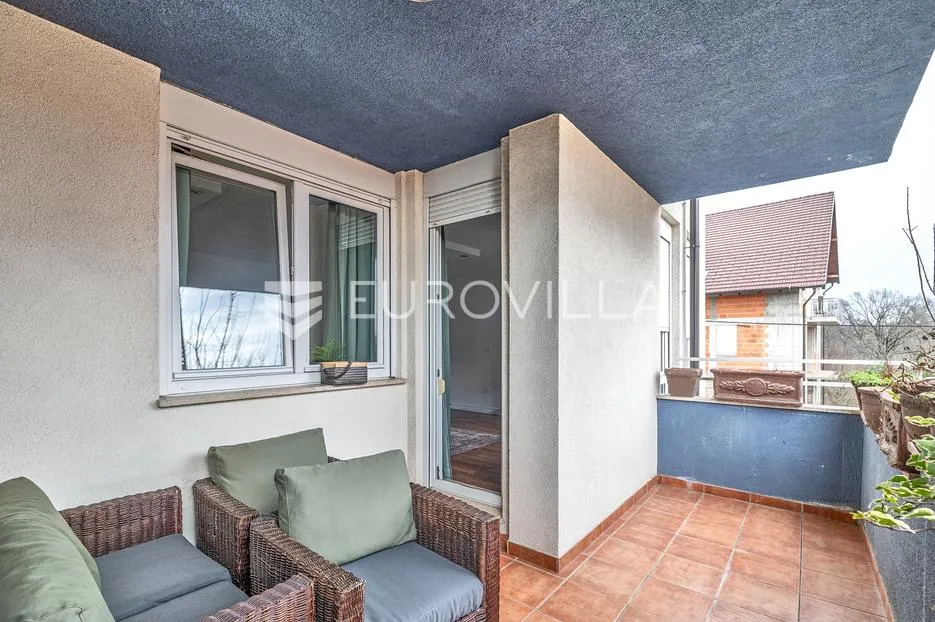 zagreb, pantovčak, lijep trosoban stan s balkonom 99 m² - slika 8