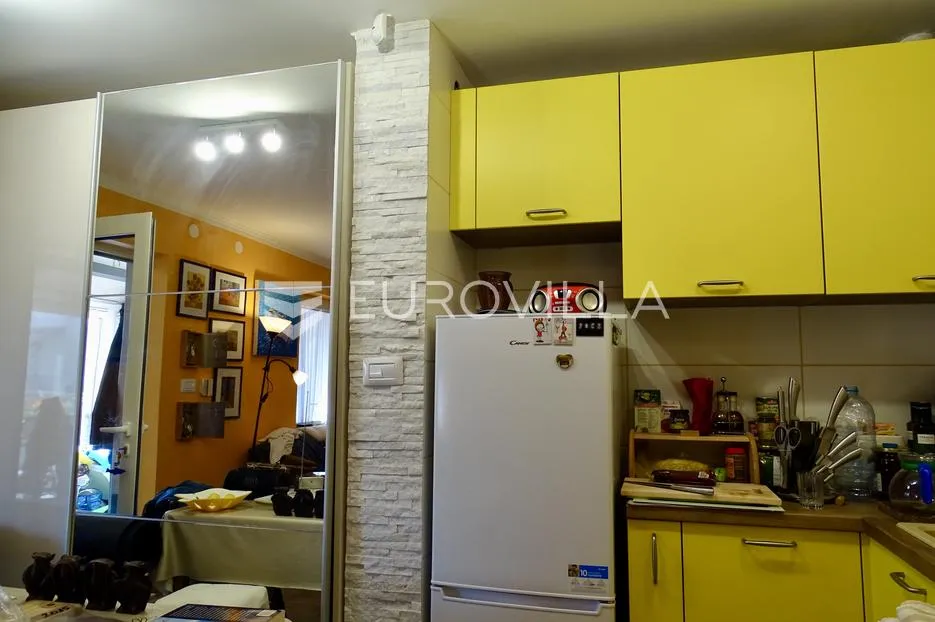 krk, baška, dvosoban stan 80 m² u prizemlju s vrtom 250 m² i manjim bazenom - slika 5