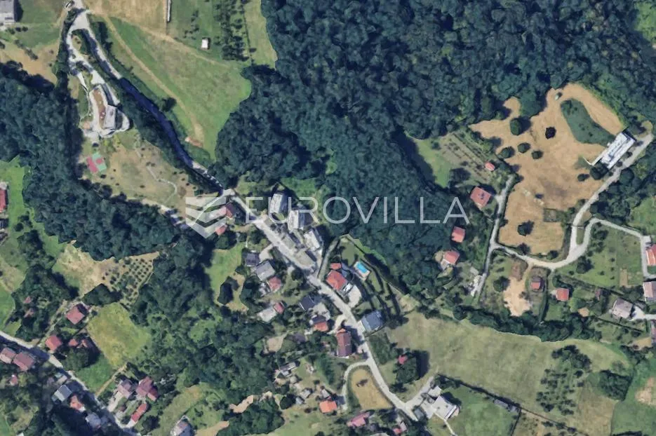 gajnice, ulica lisičina, građevinsko zemljište površine 4.563 m², od čega oko 1.183 m² unutar s zone - slika 2