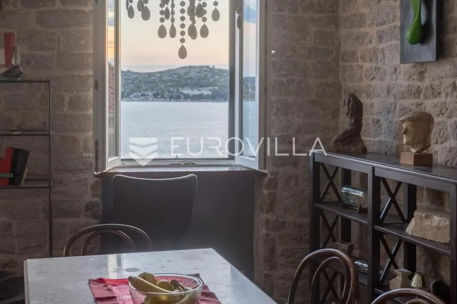 šibenik, stara gradska jezgra, povijesna palača iz 12. stoljeća - slika 37
