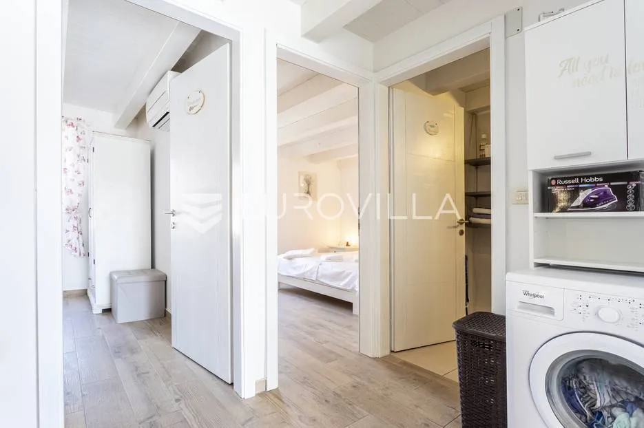 hvar, vrbanj, renovirana kamena kuća - slika 30