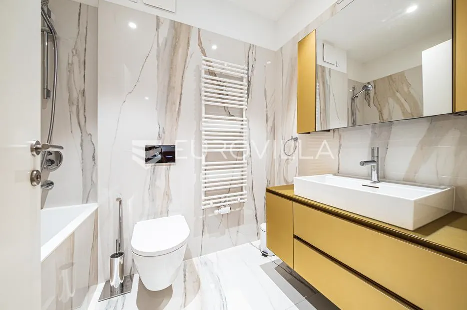 zagreb, donji grad, centar, luksuzan peterosoban stan s loggiom, terasom i vrtom 150 m² - slika 17