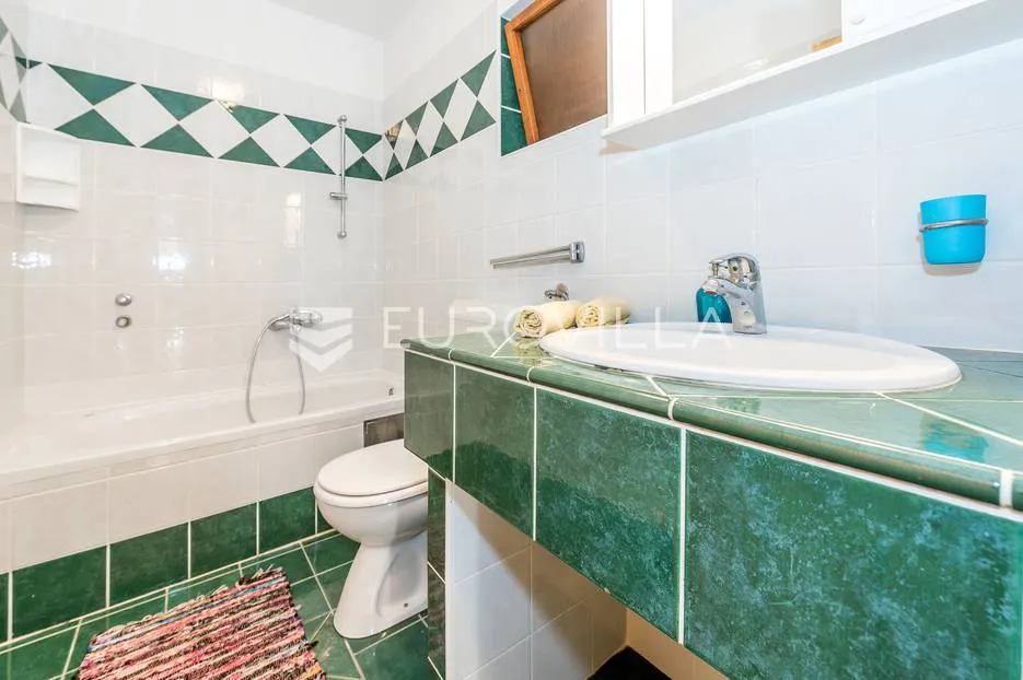 šibenik, grebaštica, kuća s apartmanima drugi red od mora - slika 6