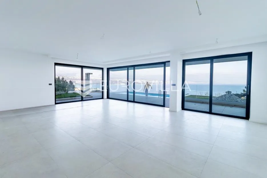 Opatija, četverosoban stan s pogledom na cijeli Kvarner, 238,91 m²