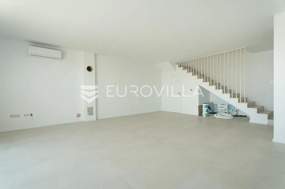 pag, mandre, luksuzno moderna vila 2, u nizu s bazenom i pogledom na more 130 m² - slika 41