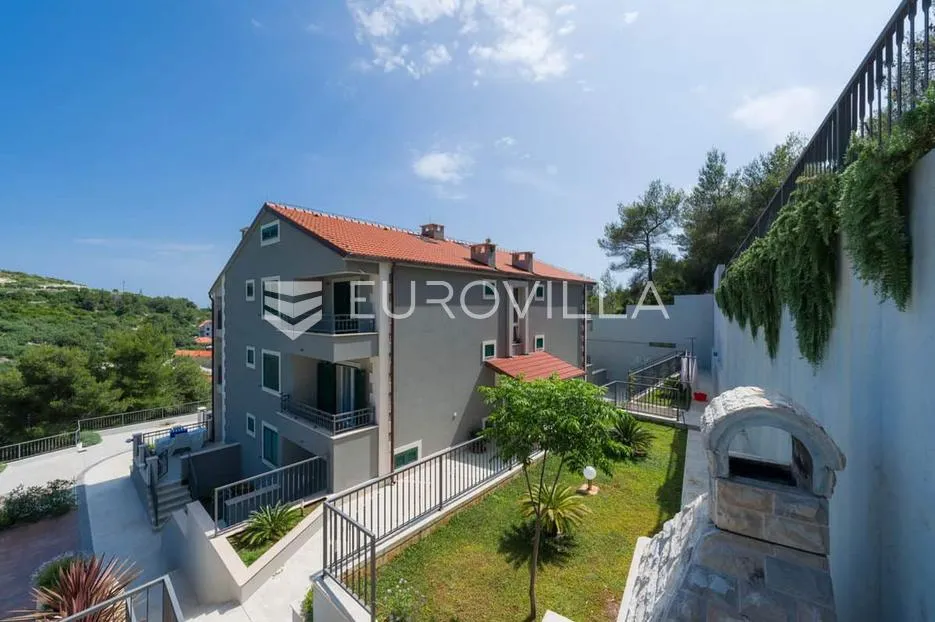 hvar, milna, apartmanska kuća s bazenom ukupne površine 1044 m² - slika 3