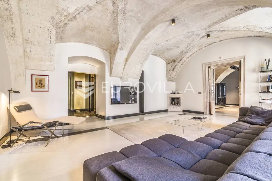 gornji grad, luksuzan stan 300 m² - slika 2