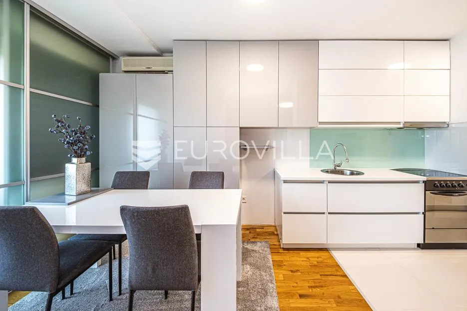 zagreb, jarun, dvosoban stan s loggiom, 64 m² - slika 9