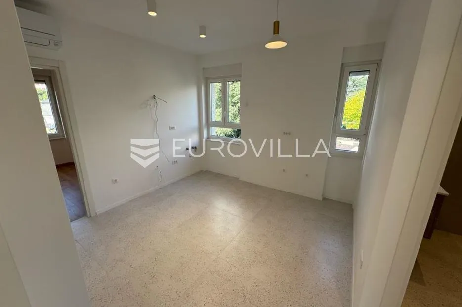 rijeka, vojak, adaptiran stan površine 97 m² s balkonom - slika 2