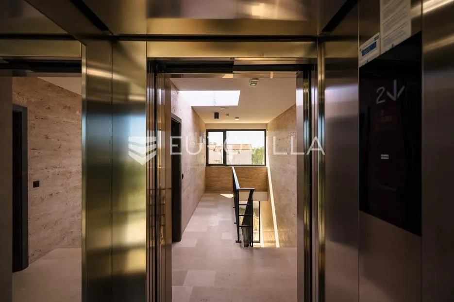zadar, privlaka, trosoban stan na prvom katu s pogledom na more 110,22 m² - slika 10