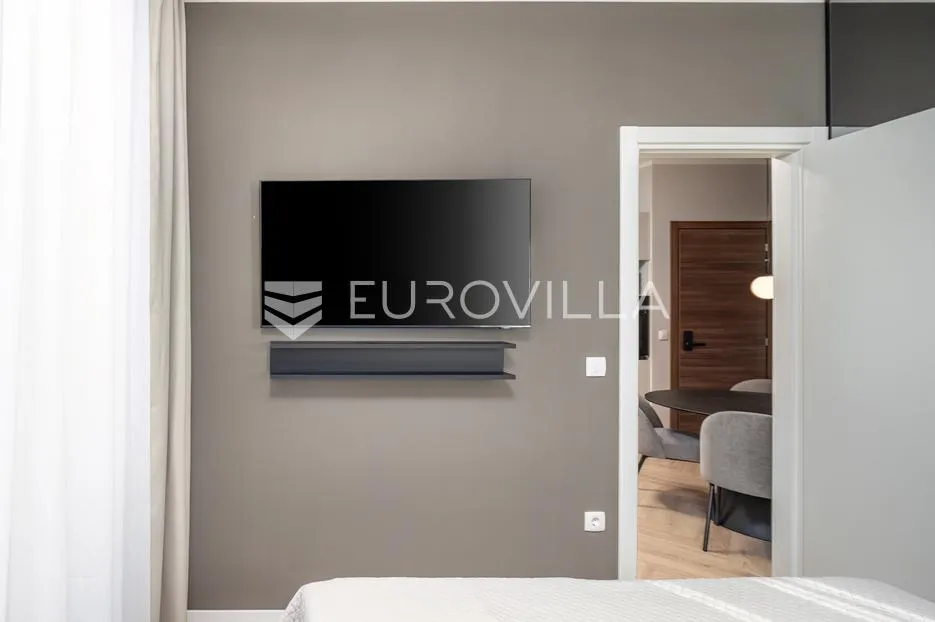 rijeka, centar, novouređen luksuzan stan 100 m² s tri apartmana - slika 23
