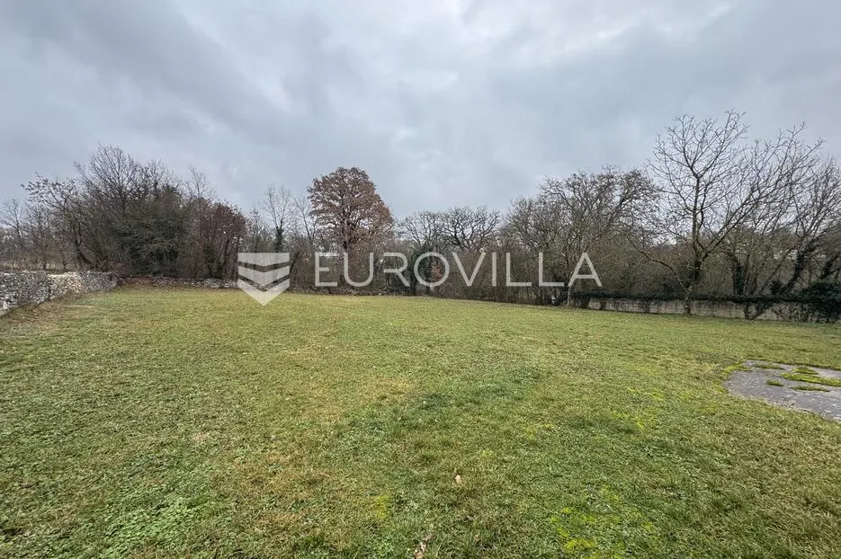 istra, kanfanar, autentična istarska kuća 200 m² s velikim potencijalom i velikom okućnicom - slika 25