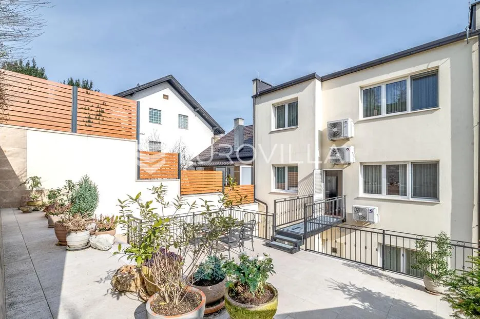 zagreb, vrapče, moderna obiteljska kuća 239,79 m², terasa, dvorište, parking - slika 16