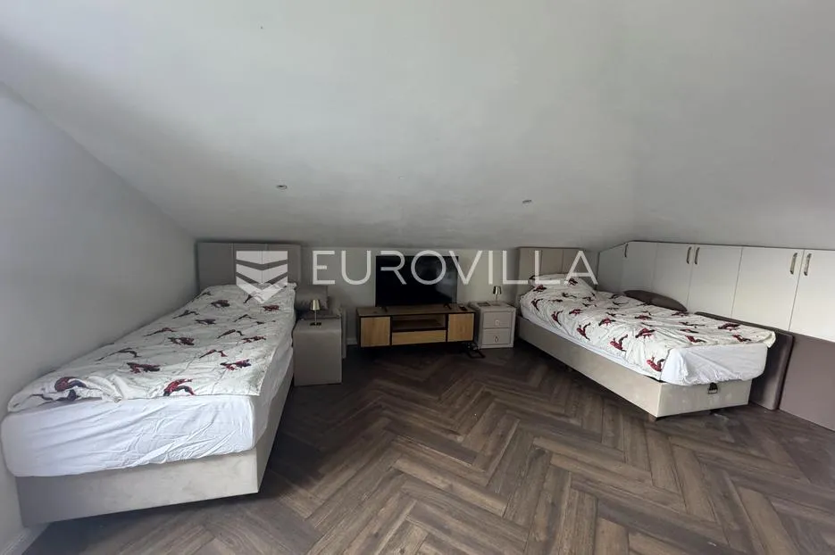 istra, rovinj, luksuzni stan 130m2 s 4 spavaće sobe na 2. katu novogradnje - najam do 1.6. - slika 11