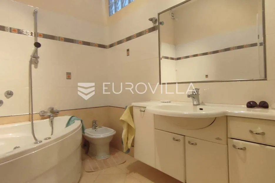 pula, giardini, višesoban stan, privatni parking, velika terasa, 180 m² - slika 8