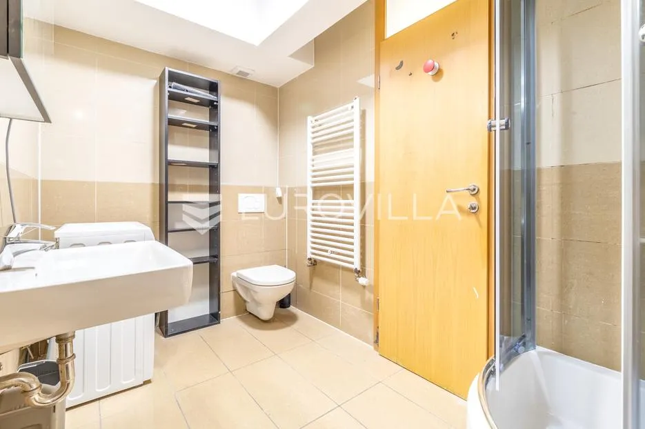 zagreb, jarun funkcionalan trosoban stan u suterenu 65 m² - slika 6