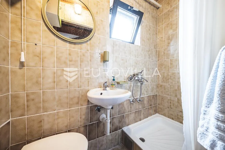 zagreb, fraterščica, kuća sa tri stana brp 342 m2 - slika 14