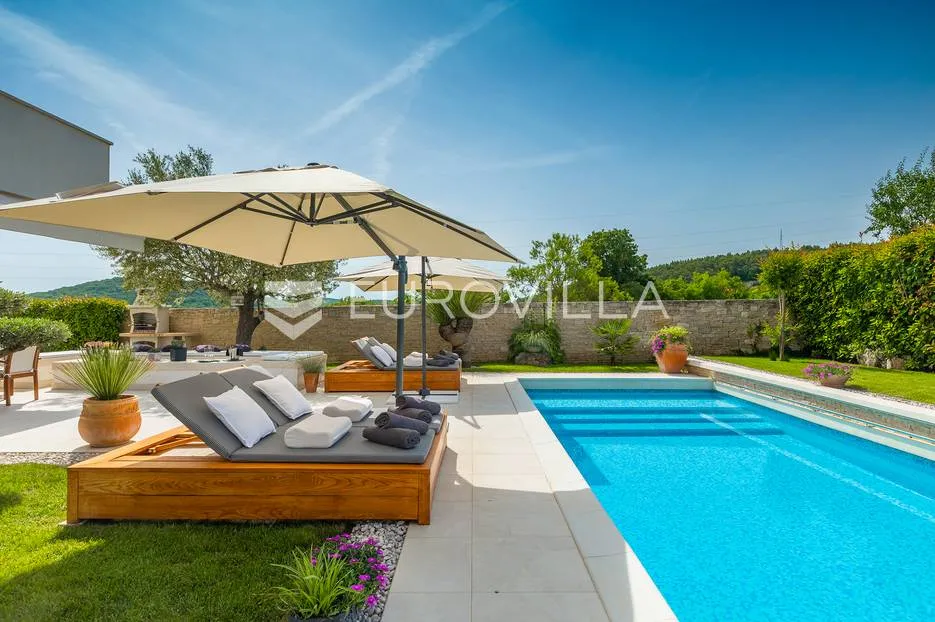 rovinj, rovinjsko selo, prekrasna villa s wellnessom i bazenom, 224 m² - slika 9