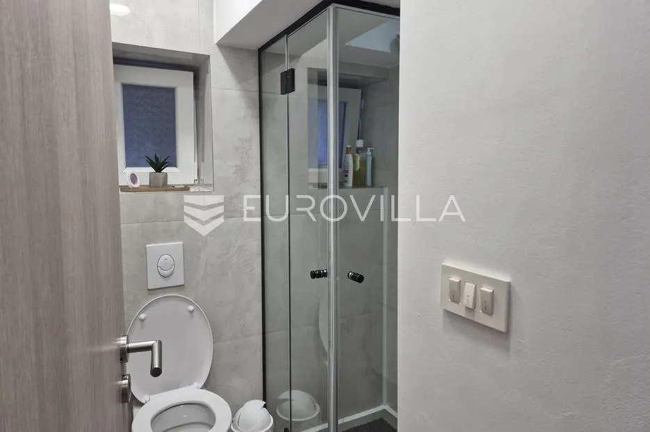 zagreb, šenoina, dvosoban stan 42 m² - slika 12