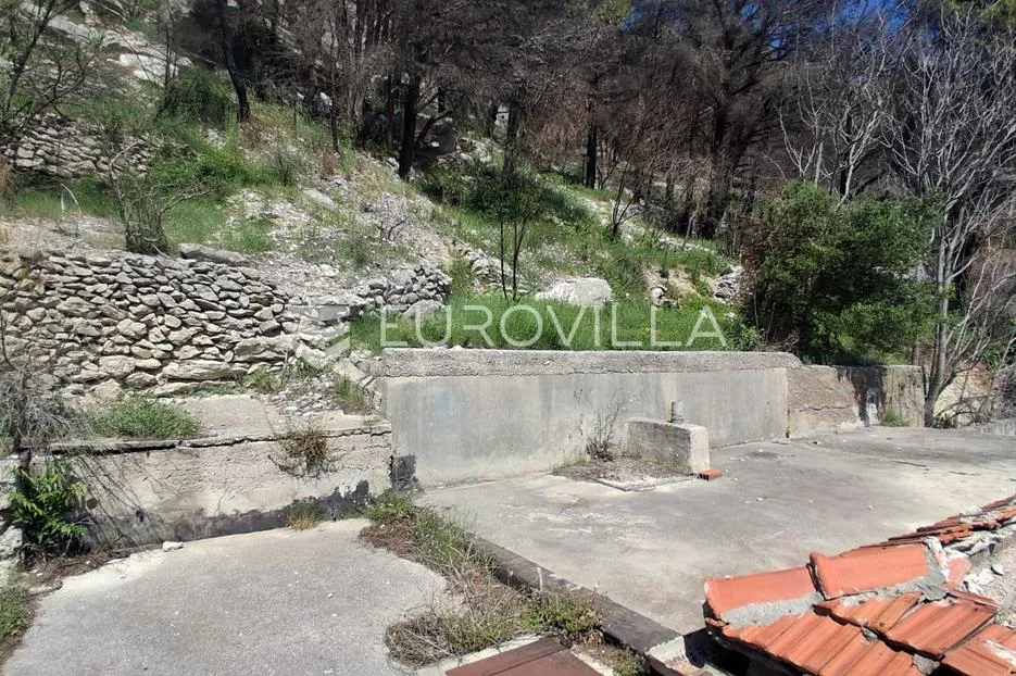 omiš, lokva rogoznica, prostrano zemljište s kućom za adaptaciju i panoramskim pogledom na more - slika 7