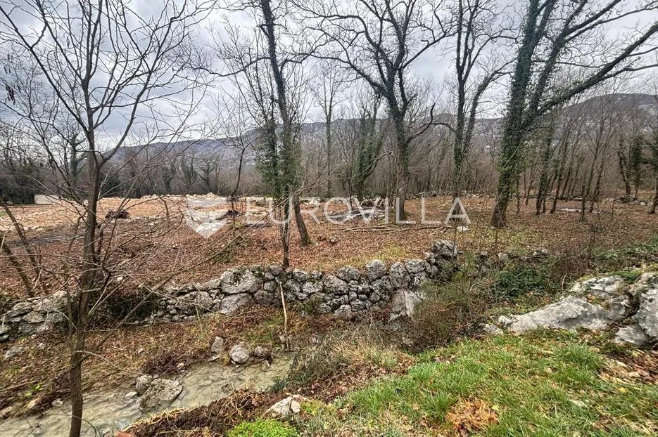 n.vinodolski, tribalj, zemljište uz potok,1066 m² savršeno ravnog terena - slika 3