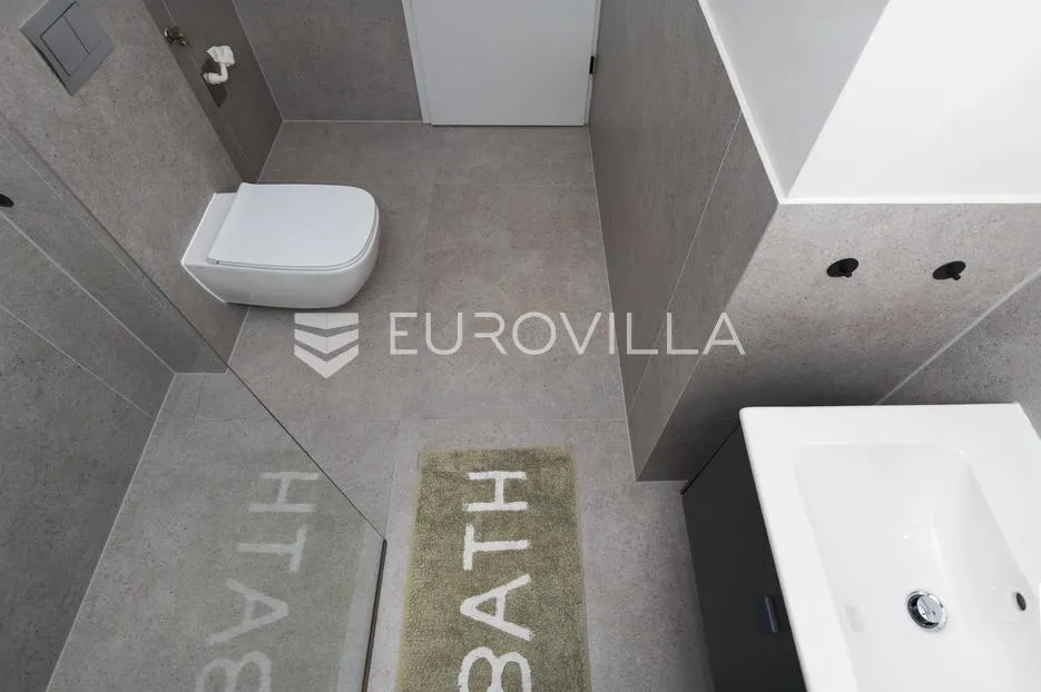 opatija, centar, luksuzan četverosoban stan 110 m² - slika 13