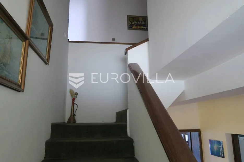 zagreb, zelenjak, obiteljska kuća 500m2 - slika 54