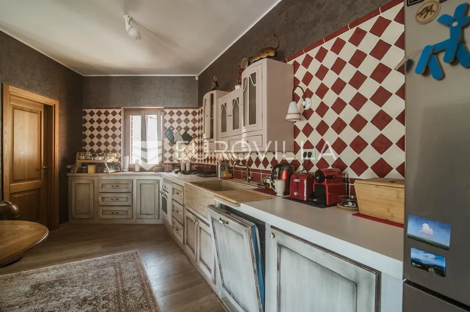 istra, šorići, luksuzna kamena kuća, 388 m², s bazenom i građevinskim zemljištem 4621 m² - slika 35
