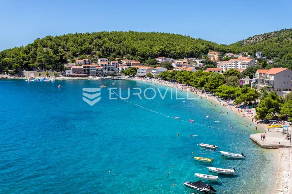 drvenik, makarska rivijera, više apartmanska kuća prvi red do mora - slika 37