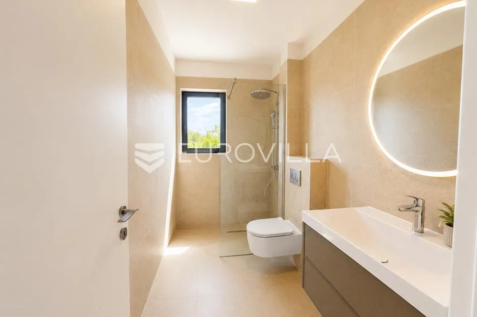 zadar, privlaka, luksuzni dvosoban stan 1. red do mora, 126,38 m² - slika 12