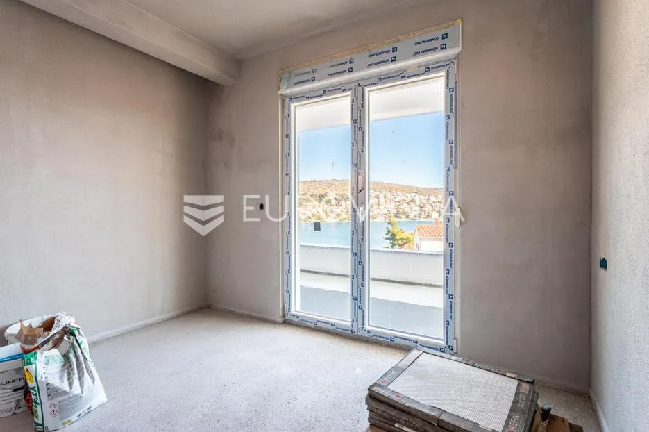 čiovo, okrug gornji, trosoban penthouse s prostranim terasama i pogledom na more, 88.57 m² - slika 3